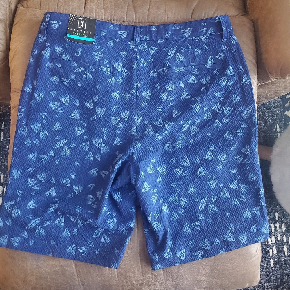 GOLF SHORTS
